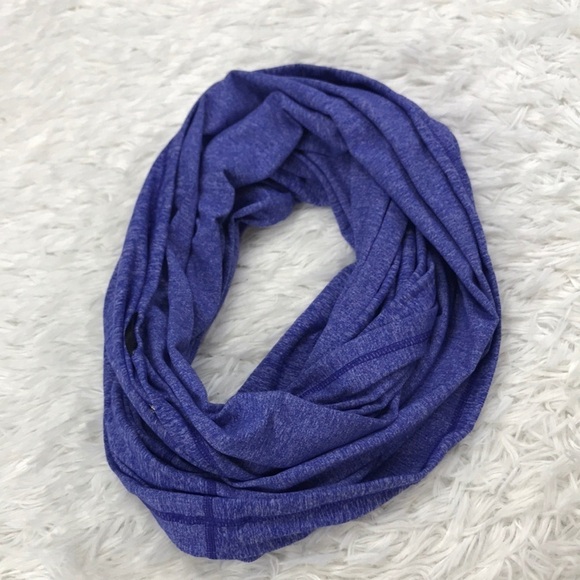 🔥$SALE$🔥 Lululemon Infinity Scarf Heathered Pigment Blue - Picture 1 of 4